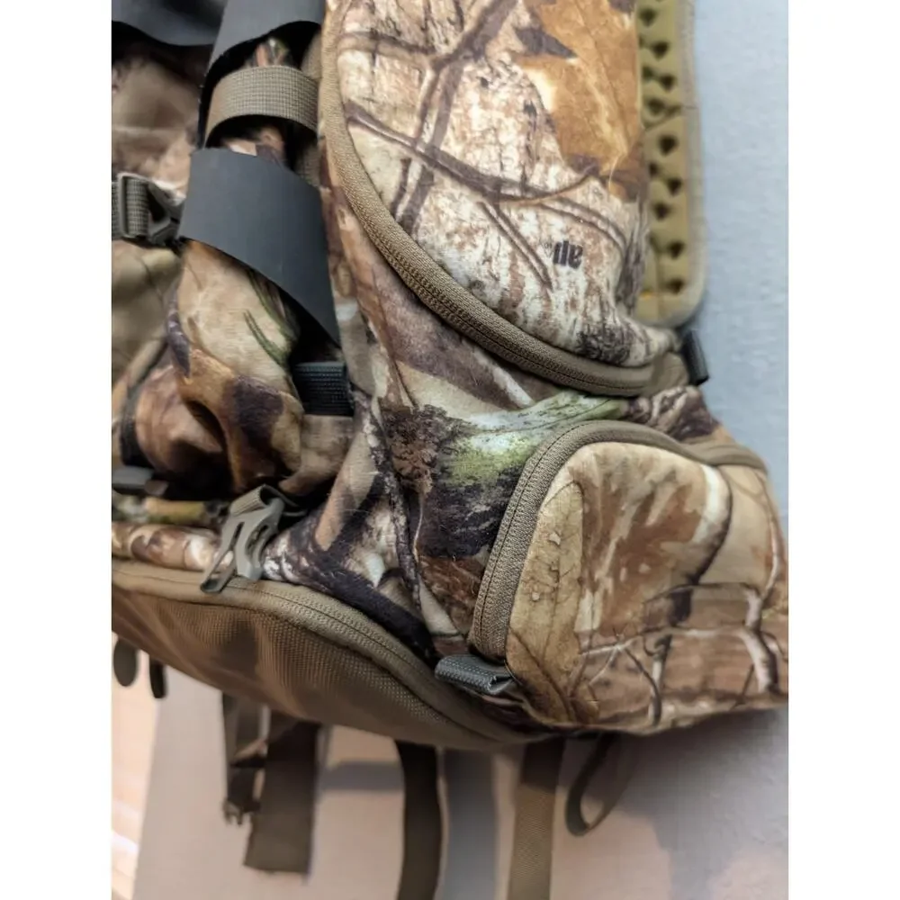 BADLANDS Camouflage Ultra Day Hunting Backpack, Bow Hunting Pack